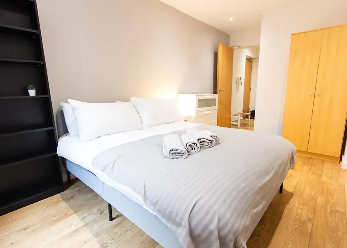Cosy City Escape - 1Bed Apt With Balcony